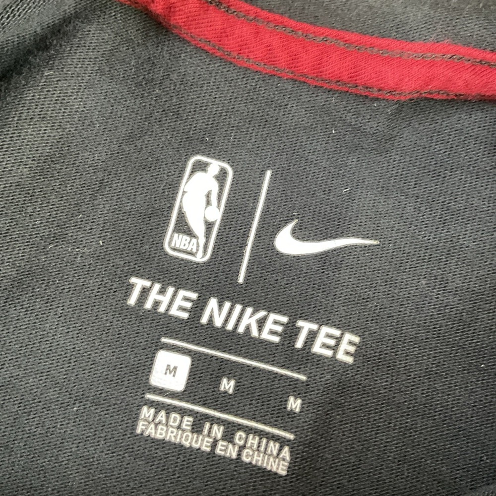 Nike Cleveland Cavaliers NBA Hoodie Black Basketball Short Sleeve Men‎ Sz M - Picture 6 of 9